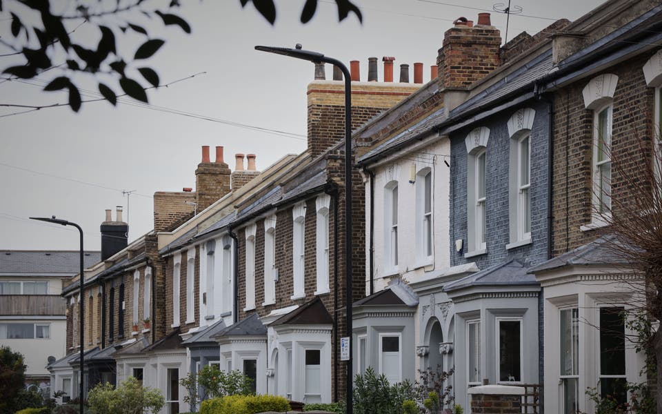 £14,000 wiped off the average asking price of a London home