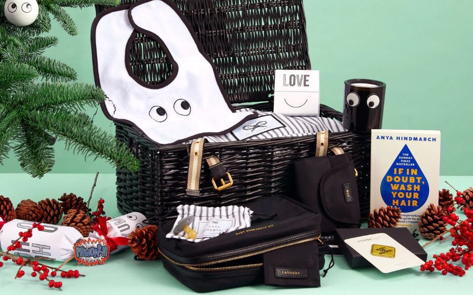 Best gift hampers for new parents that they will love