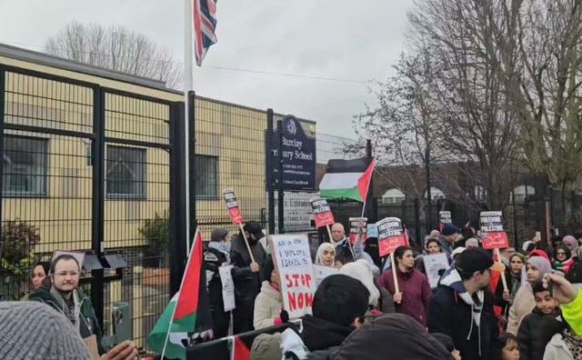 School shuts amid threats after Palestine support 'warning' to pupils