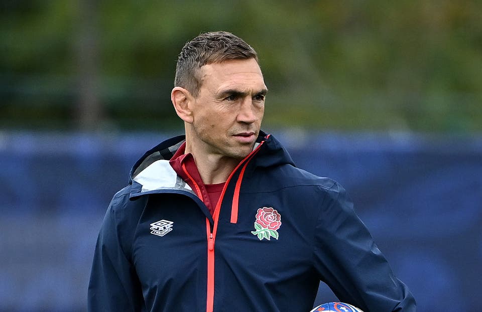 Farrell hails Sinfield ahead of ultra marathons and England decision