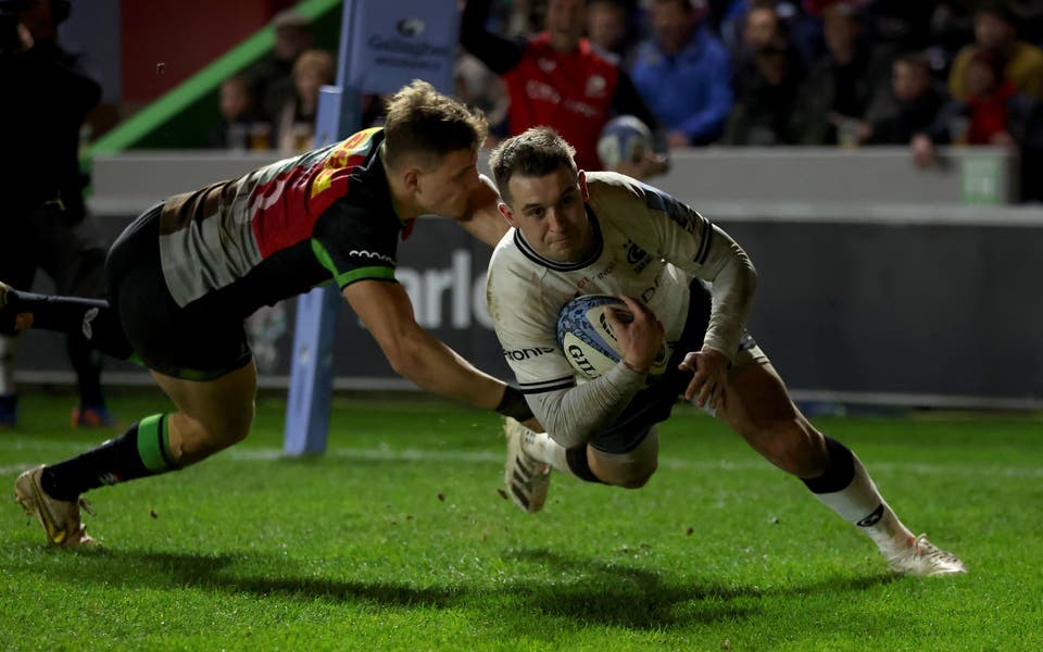 Saracens teach Harlequins painful lesson in London derby thrashing