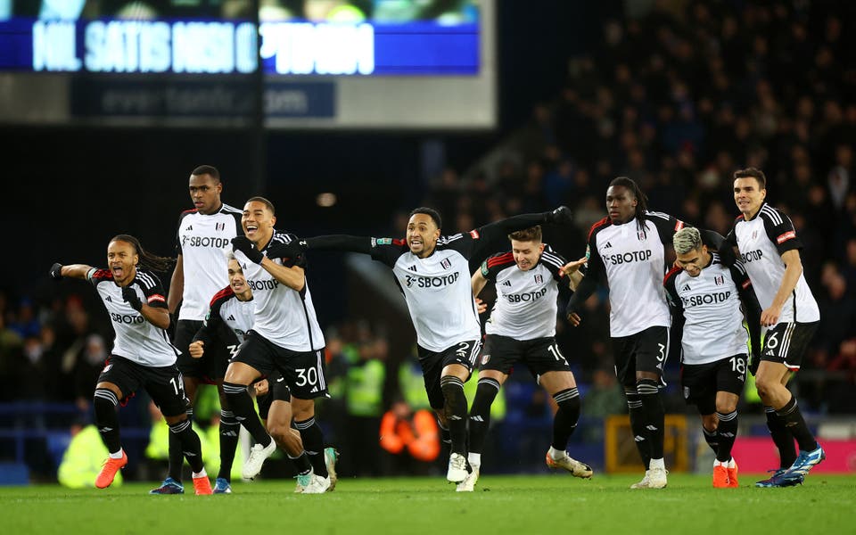 Adarabioyo the penalty hero as Fulham reach Carabao Cup semi-finals