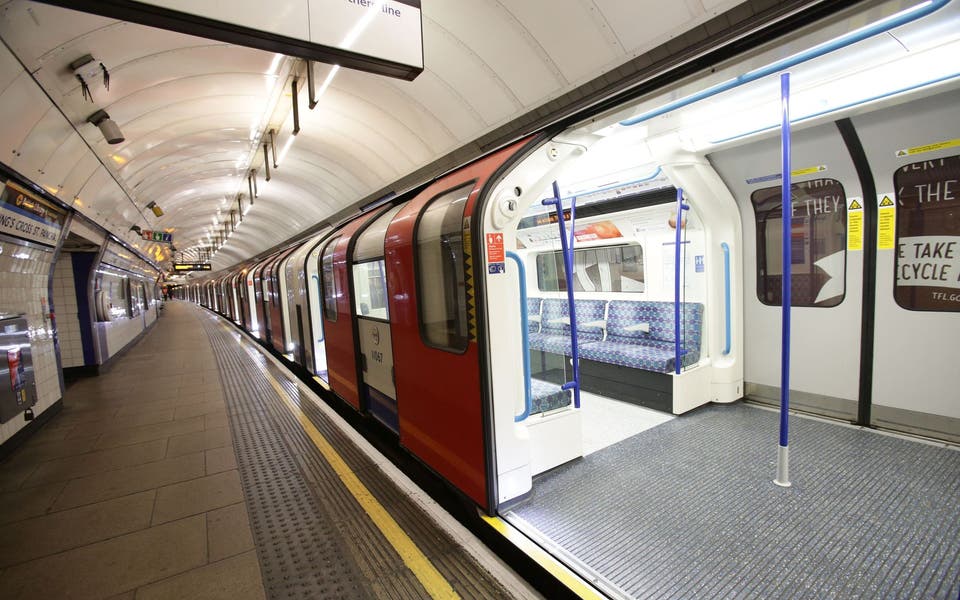 Do Tubes run on Boxing Day? Your London train travel guide